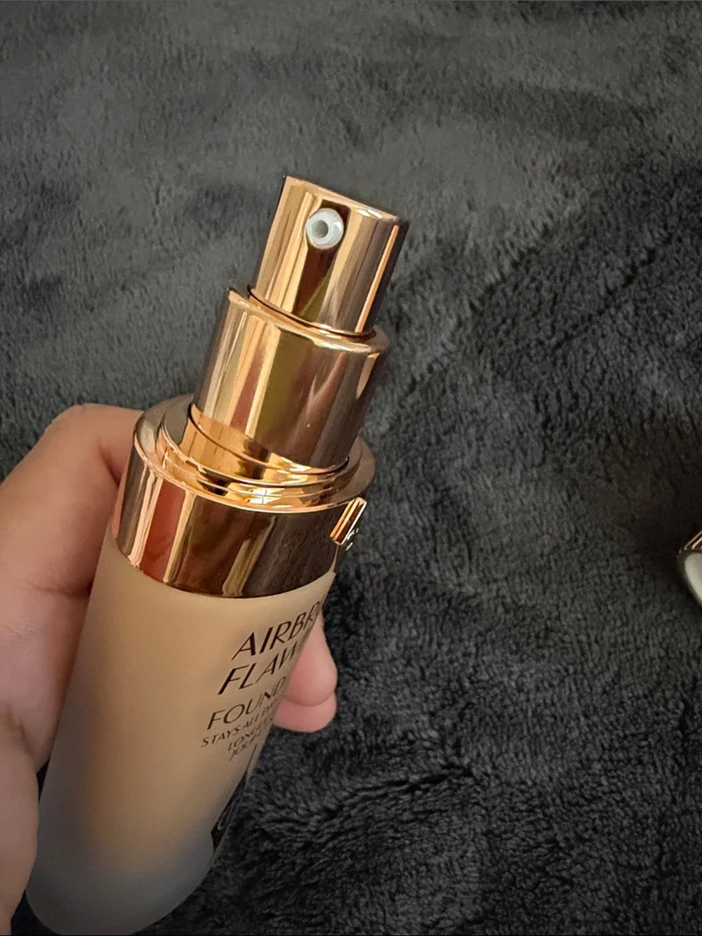 Charlotte Tilbury Airbrush Flawless Foundation – Beige/Gold Packaging- 8 warm
